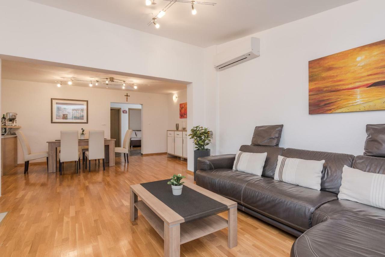 Apartment Natalie Sea View With 3 Bedrooms And Everything Is Air-Conditioned Сали Екстериор снимка