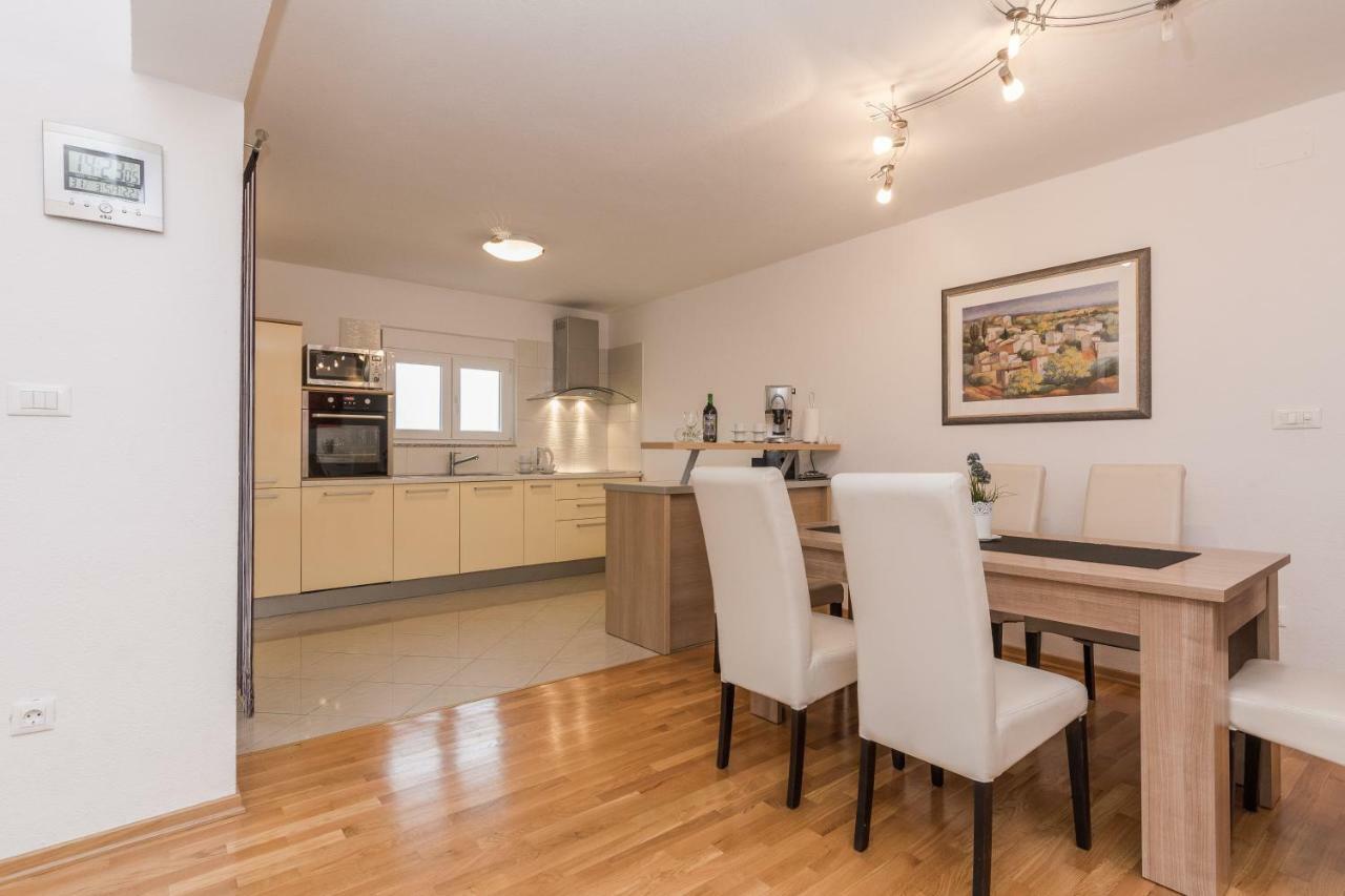 Apartment Natalie Sea View With 3 Bedrooms And Everything Is Air-Conditioned Сали Екстериор снимка