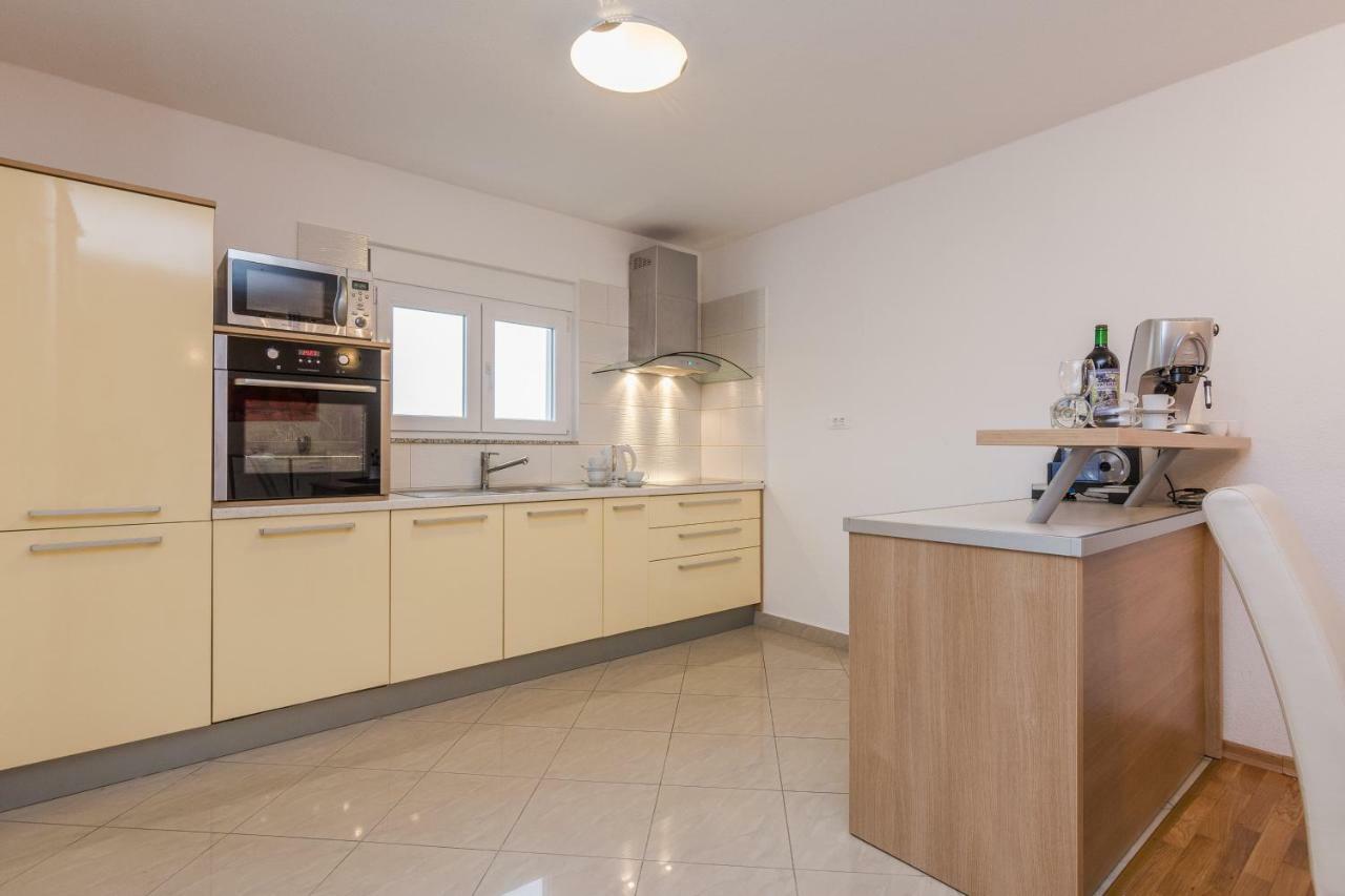 Apartment Natalie Sea View With 3 Bedrooms And Everything Is Air-Conditioned Сали Екстериор снимка